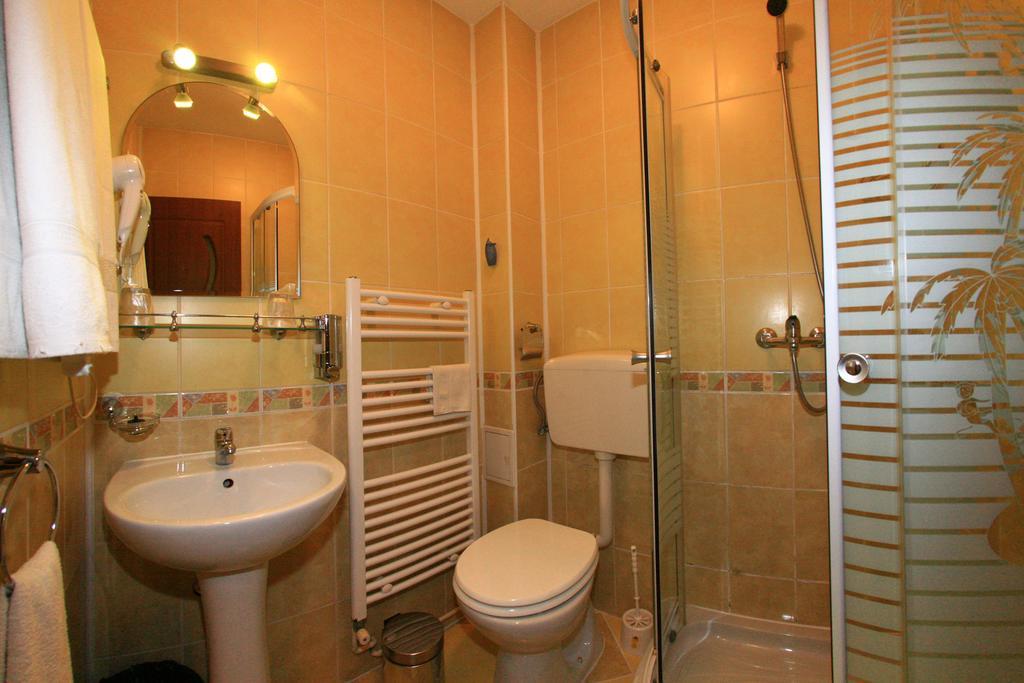 Radena Hotel Арад Стая снимка