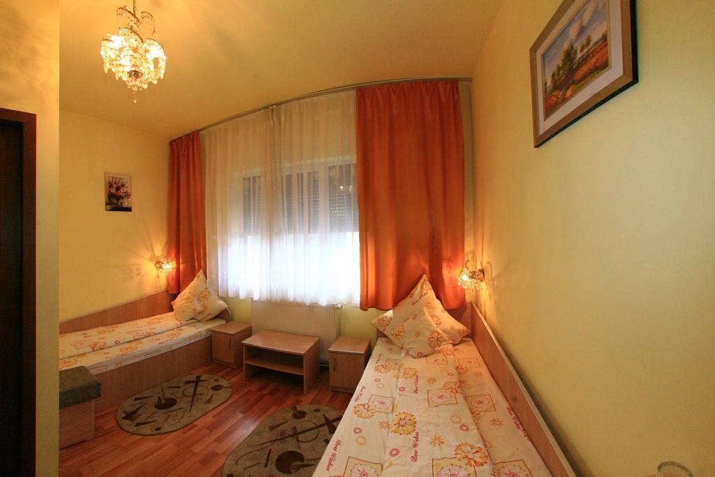Radena Hotel Арад Стая снимка