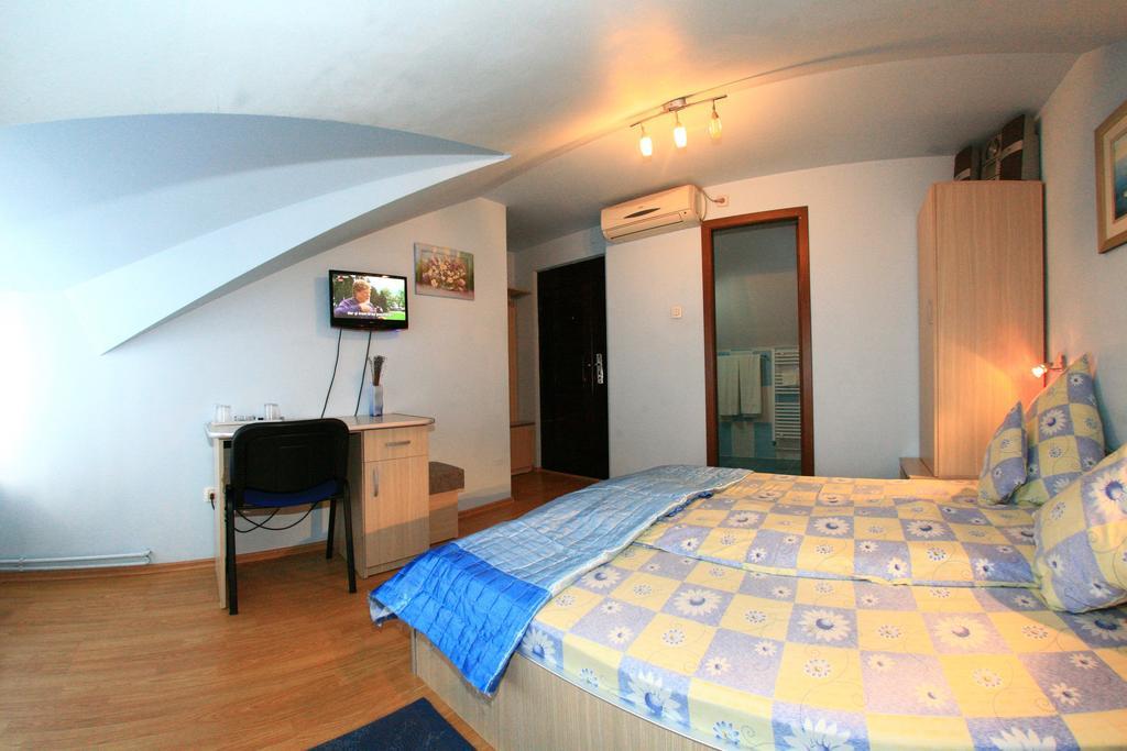 Radena Hotel Арад Стая снимка