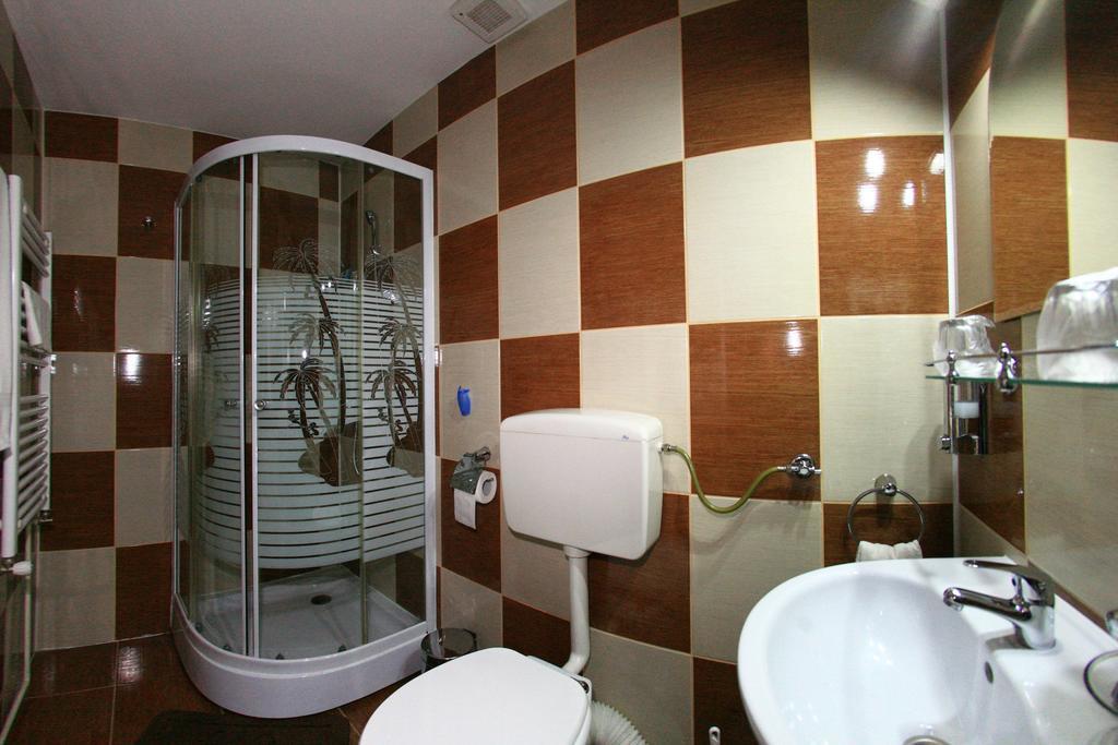 Radena Hotel Арад Стая снимка