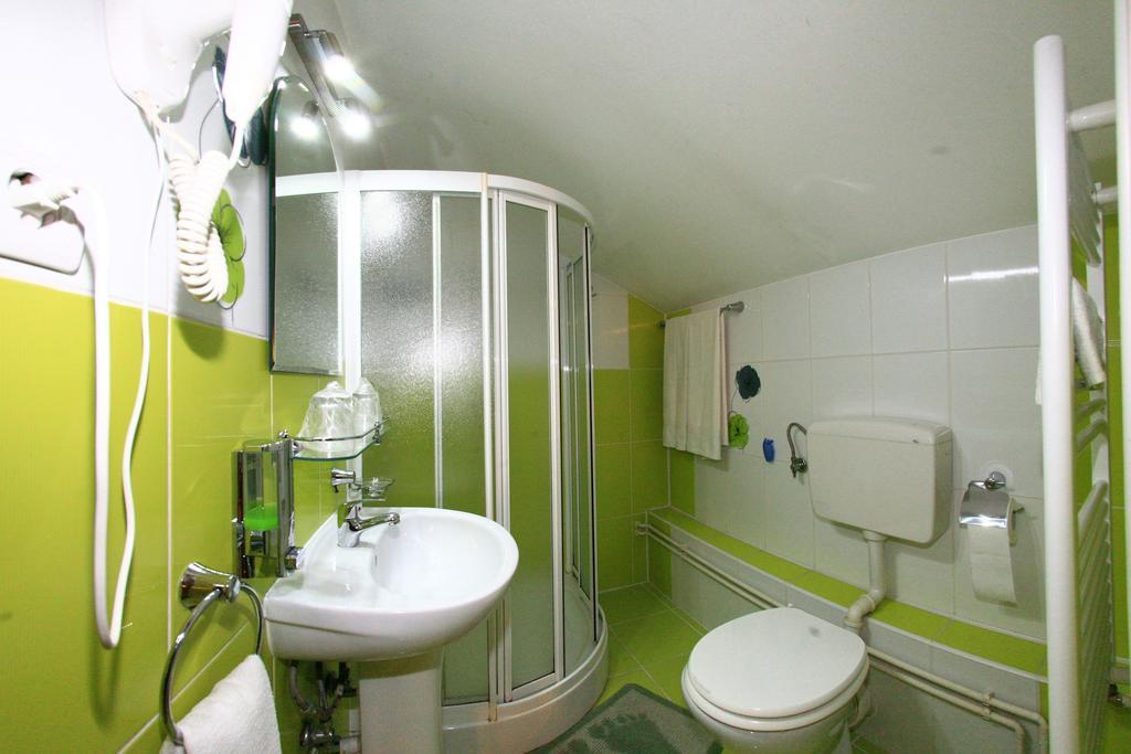 Radena Hotel Арад Стая снимка