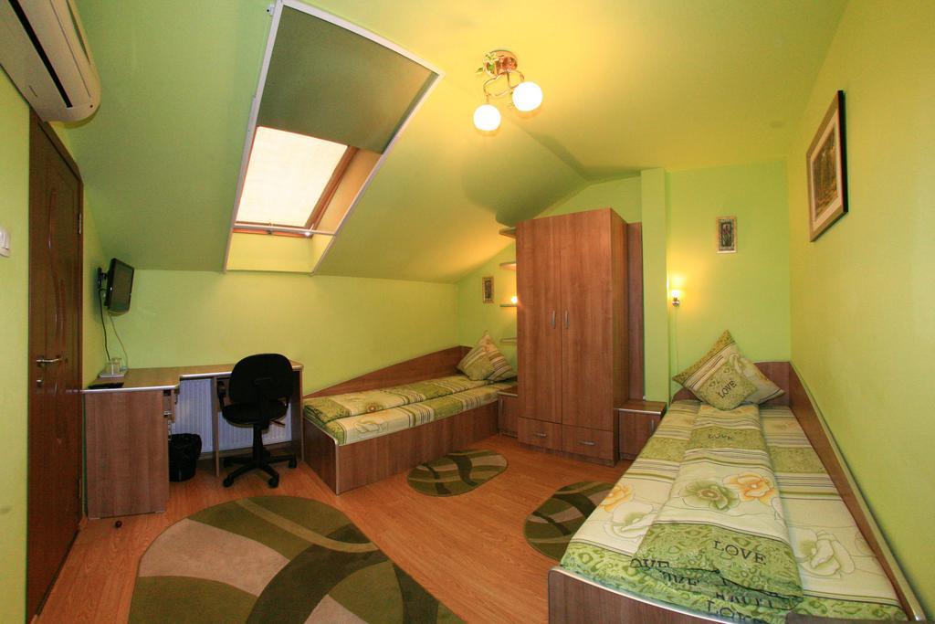 Radena Hotel Арад Стая снимка