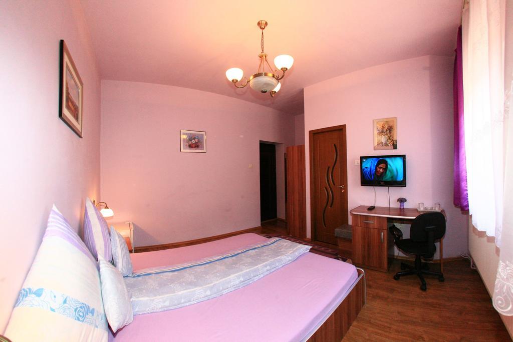 Radena Hotel Арад Стая снимка
