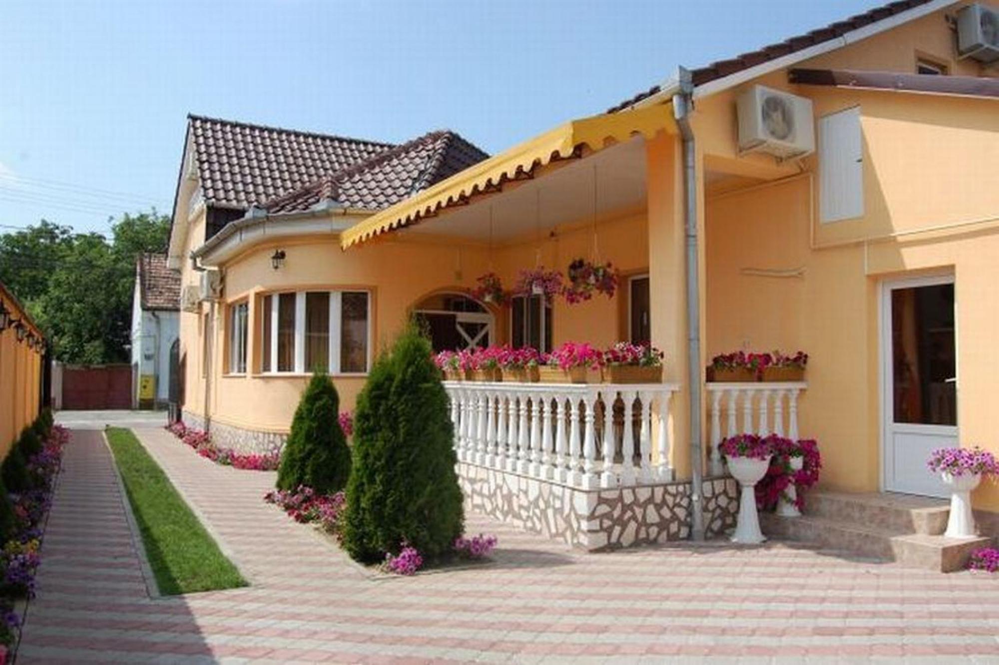Radena Hotel Арад Екстериор снимка